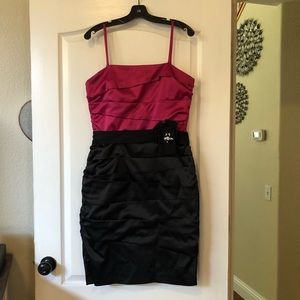 Beautiful Pink & Black cocktail 👗